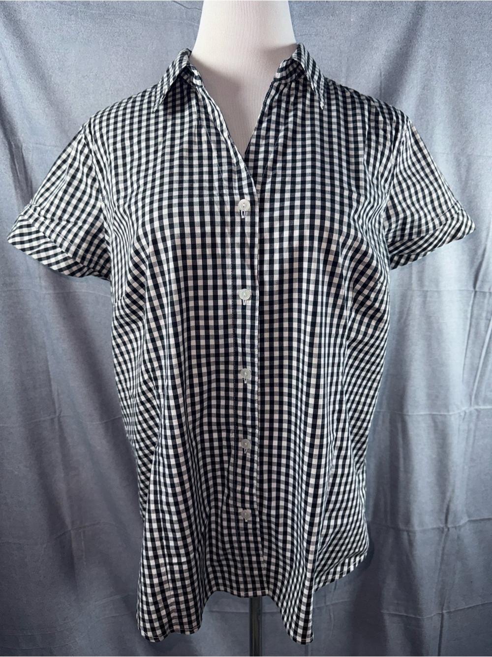 2557-Liz Claiborne Black & White Gingham Short Sleeve Button-Down Shirt